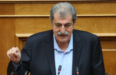 Π.Πολάκης για το κλείσιμο των λιγνιτικών μονάδων: «Τα χωράφια του μπαμπά σας είναι;»