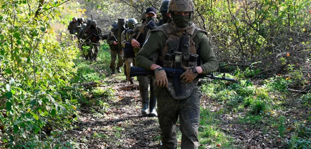 Μαχητής της Wagner απαθανατίζεται μαζί με Αφρικανό μισθοφόρο του ρωσικού Στρατού (φωτο)