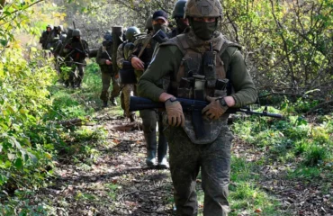 Μαχητής της Wagner απαθανατίζεται μαζί με Αφρικανό μισθοφόρο του ρωσικού Στρατού (φωτο)