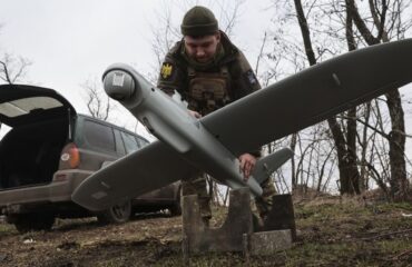 Βίντεο: Η στιγμή που ρωσικά FPV διαλύουν οχήματα των ουκρανικών ενόπλων δυνάμεων που μεταφέρουν εξοπλισμό