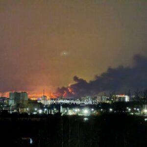 Ουκρανικά drones έπληξαν το 4ο μεγαλύτερο διυλιστήριο της Ρωσίας – Πυρκαγιά στο YANOS