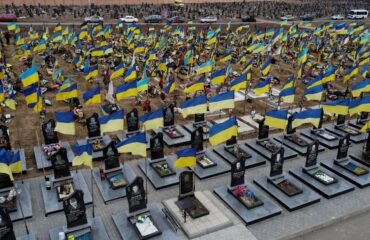 Βίντεο δείχνει τον πραγματικό αριθμό των τάφων στο Χάρκοβο: Πολύ περισσότεροι οι νεκροί Ουκρανοί στρατιώτες