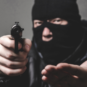 Άλιμος: Συνελήφθησαν δύο ανήλικοι που λήστευαν με όπλα και χαντζάρες καταστήματα