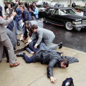 Στο ξενοδοχείο που έγινε η απόπειρα κατά του Ν.Τραμπ είχε γίνει και η απόπειρα δολοφονίας του Ρ.Ρίγκαν