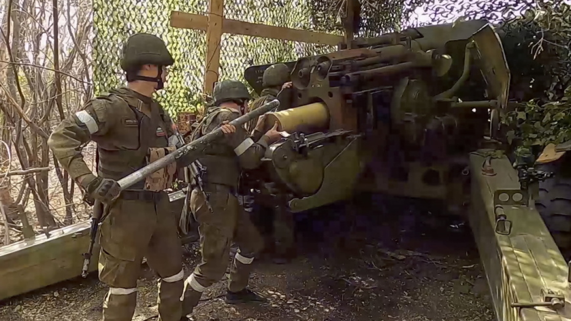 Ρώσος υψηλόβαθμος αξιωματούχος περιγράφει πώς γλίτωσε από πυρά Ουκρανών (βίντεο)