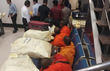 Σρι Λάνκα: Χειροπέδες σε 22 Βουδιστές μοναχούς που μετέφεραν 110 κιλά κάνναβης (βίντεο)