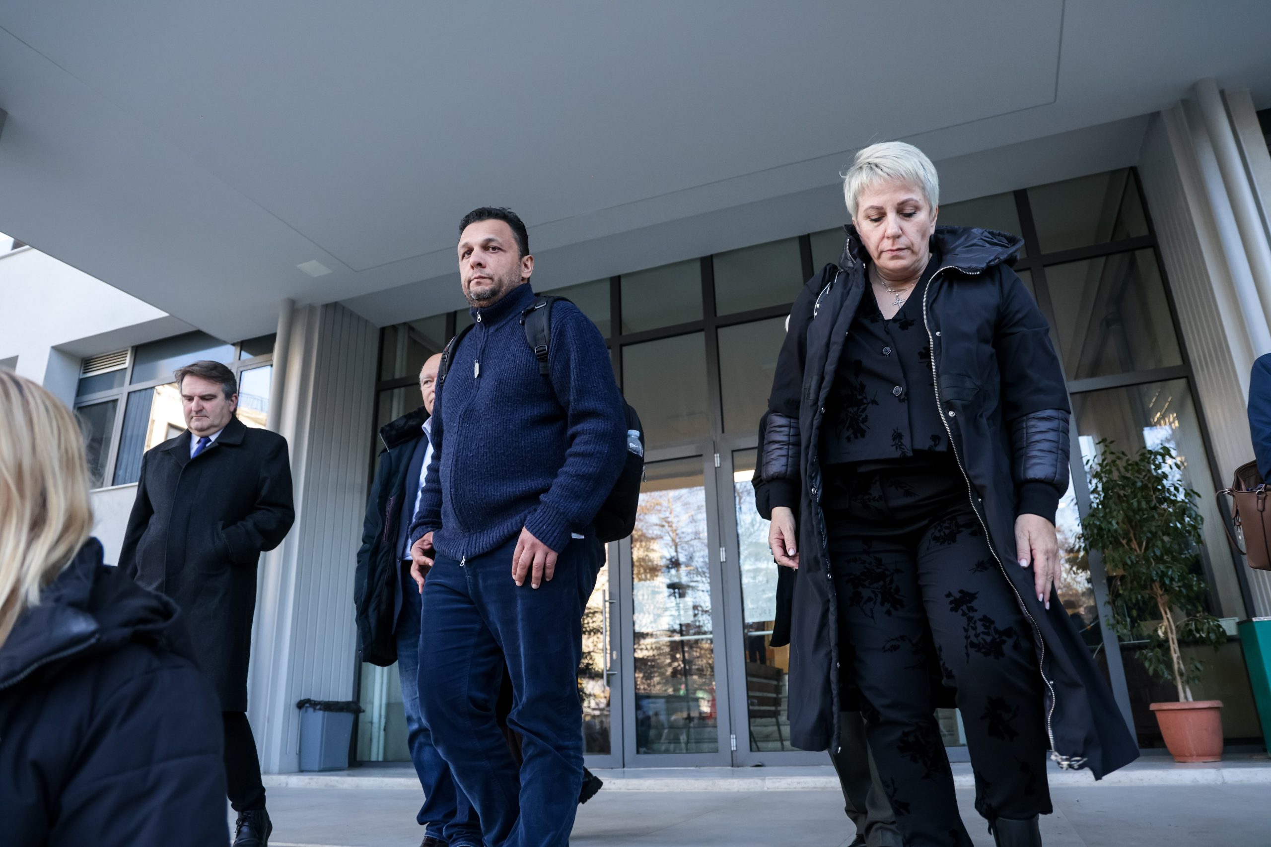 Προσωρινή διακοπή στη δίκη των Τεμπών: Αντιπαράθεση ανάμεσα στους συνήγορους θυμάτων και υπεράσπισης