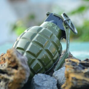 Αναστάτωση στην Κυψέλη: Βρέθηκε χειροβομβίδα σε μπαλκόνι διαμερίσματος – Τρεις συλλήψεις