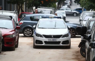 Παγκράτι: Aνθρωποκυνηγητό για τον εντοπισμό του 59χρονου που επιτέθηκε σε 22χρονη – Προσήχθη ξάδερφός του