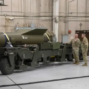 Τα ιρανικά εργαστήρια παρέλαβαν από τον στρατό άθικτες αμερικανικές βόμβες και πυραύλους για δημιουργία νέων όπλων