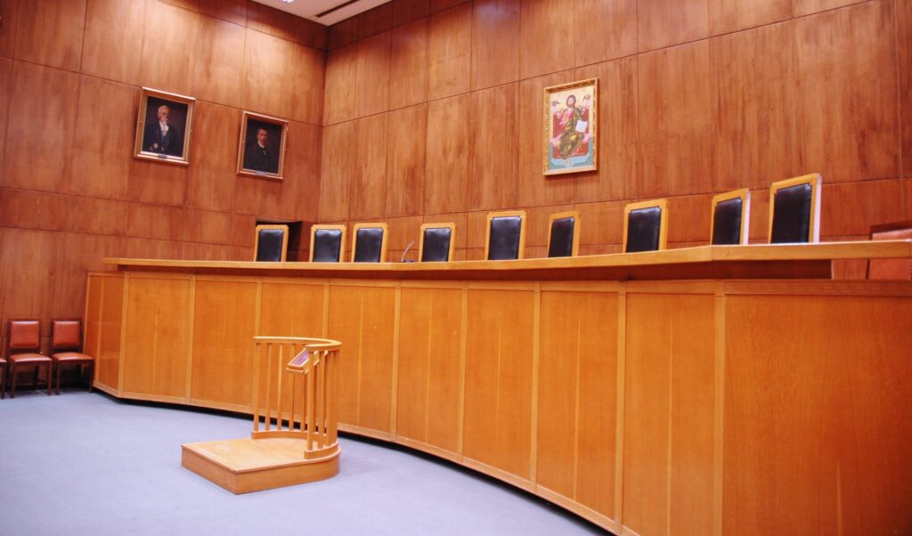 Εφετείο αθώωσε Τούρκο από την κατηγορία της διακίνησης παράνομων μεταναστών – Αποζημίωση 10.000 ευρώ