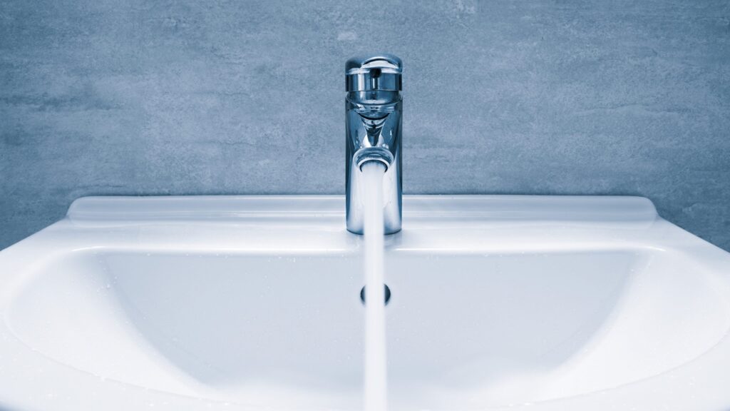 Σκύρος: Ακατάλληλο για πόση κρίθηκε το νερό μετά από διαρροή πετρελαίου σε αντλία υδροδότησης