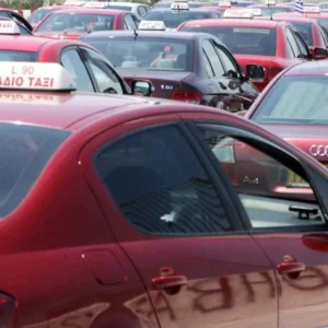 Λαμία: 65χρονος οδηγός ταξί κατέρρευσε επάνω στο τιμόνι – Πένθος για την οικογένειά του