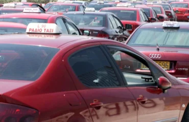 Λαμία: 65χρονος οδηγός ταξί κατέρρευσε επάνω στο τιμόνι – Πένθος για την οικογένειά του