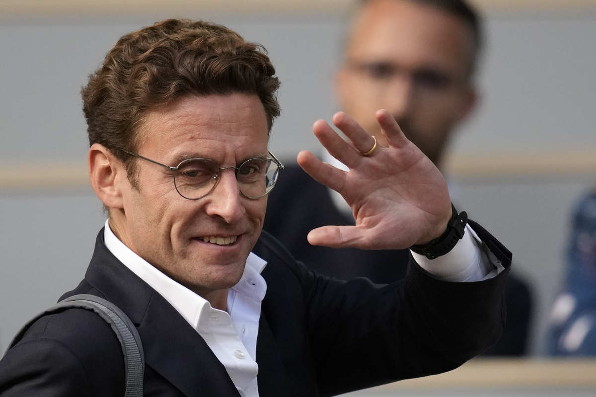 Αυτός είναι ο αδελφός του Ε.Μακρόν – Μοιάζουν «σαν δυο σταγόνες νερό» (φώτο – βίντεο)