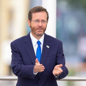 Ο Ισραηλινός πρόεδρος Ι.Χέρτσογκ προτίμησε να κάνει 8ωρο ταξίδι για Καζακστάν από το να περάσει από την Τουρκία!