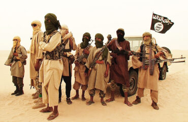 «Καρφιά» των Ισλαμιστών του Μάλι προς το ρωσοαφρικανικό Σώμα: «Θα σφάξουμε εσάς & όποιον μπει μπροστά μας» (βίντεο)