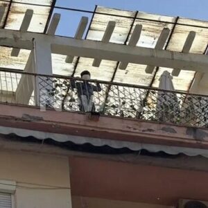 Θεσσαλονίκη: Ελεύθερη αφέθηκε η μητέρα του 5χρονου αγοριού που πετούσε αντικείμενα από τον 6ο όροφο