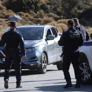 Κολωνός: Απόπειρα ληστείας με όπλο σε σούπερ μάρκετ – Συνελήφθη ένας 73χρονος