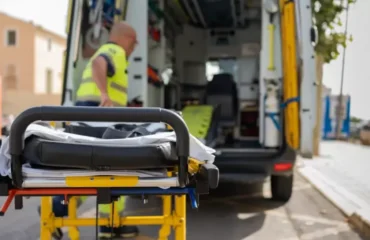 Κρήτη: Βούλγαρος υπό την επήρεια αλκοόλ χτύπησε τουρίστα στο κεφάλι με λοστό