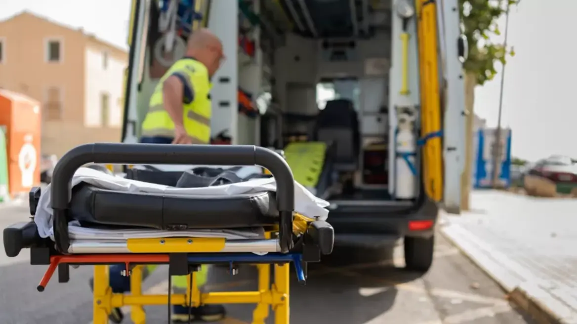 Κρήτη: Βούλγαρος υπό την επήρεια αλκοόλ χτύπησε τουρίστα στο κεφάλι με λοστό