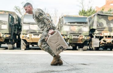Αμερικανικός Στρατός: Οι επτά δοκιμασίες που πρέπει να κάνουν μέσα σε 30 λεπτά & με ειδική στολή οι στρατιώτες