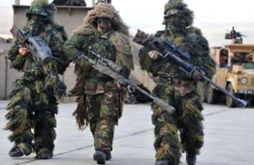 Δείτε βίντεο: Ρώσοι ελεύθεροι σκοπευτές εξοντώνουν σε κλάσματα δευτερολέπτου Ουκρανούς στρατιώτες