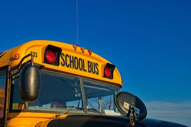 Μισισίπι: Οδηγός λεωφορείου λιποθύμησε πάνω στο τιμόνι – Το φρέναραν οι μαθητές και τους έσωσαν όλους (βίντεο)