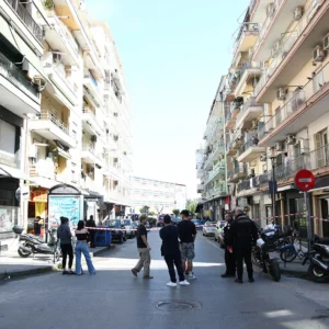 Θεσσαλονίκη: Στο Ψυχιατρικό Νοσοκομείο ο 20χρονος που πετούσε αντικείμενα από το μπαλκόνι