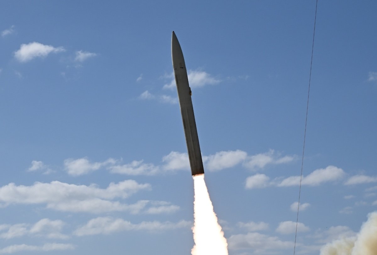 Οι ΗΠΑ σχεδιάζουν να πλήξουν το Ιράν για πρώτη φορά με τον υπερ-υπερηχητικό πύραυλο «Dark Eagle»!