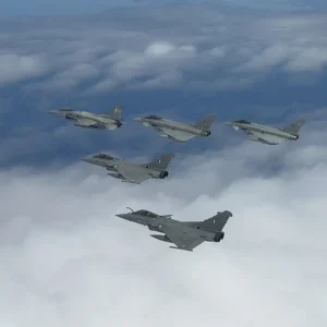 Rafale της ΠΑ Vs Eurofighter της ιταλικής Αεροπορίας – Οι Έλληνες πιλότοι μαθαίνουν τον μελλοντικό τους αντίπαλο