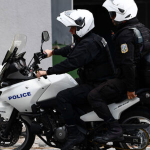 Θεσσαλονίκη: Σύγκρουση μηχανής των ΔΙΑΣ με ΙΧ – Τραυματίστηκαν δύο αστυνομικοί