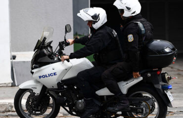 Θεσσαλονίκη: Σύγκρουση μηχανής των ΔΙΑΣ με ΙΧ – Τραυματίστηκαν δύο αστυνομικοί