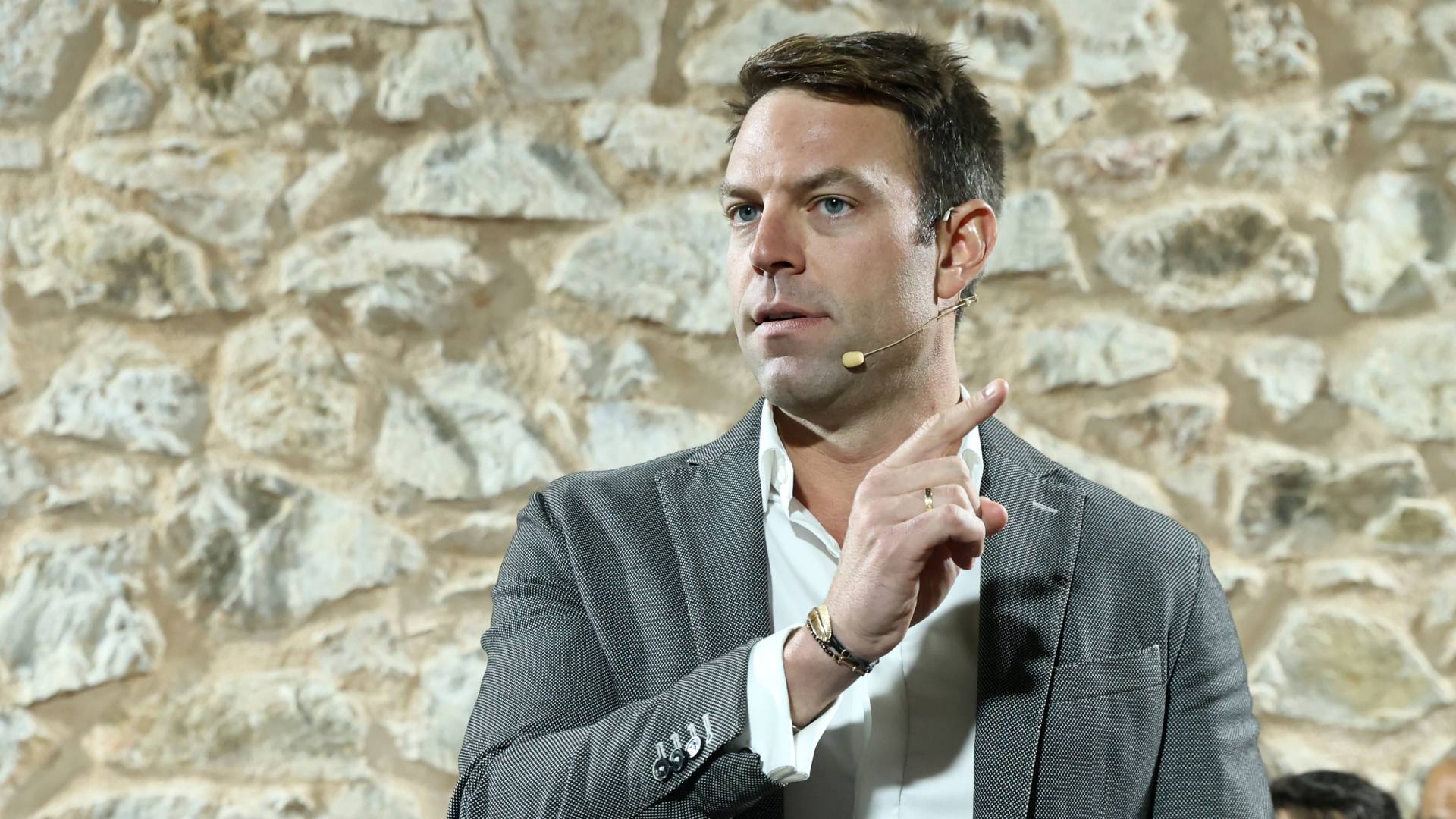 Σ.Κασσελάκης: «Τι θα μπορούσατε να κάνετε με 2,3 εκατ. ευρώ στην Υγεία αντί για διαφήμιση Α.Γεωργιάδη;»