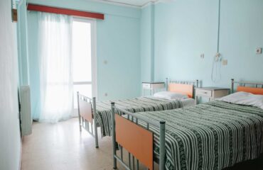 Αμπελόκηποι: «Έφοδος» σε δήθεν χώρο φροντίδας ηλικιωμένων – Σε άθλιες συνθήκες βρέθηκαν τέσσερεις γυναίκες