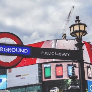 Λονδίνο: Εκκενώθηκε ο σιδηροδρομικός σταθμός «Farringdon» – Αναφορές για διαρροή αερίου