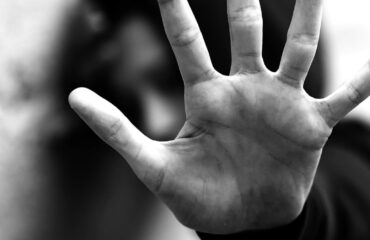 Σάλος στην Σουηδία: Καταδικασμένος Σύρος βιαστής αποζημιώθηκε με 87.000 ευρώ για… «άδικη φυλάκιση» λόγω ηλικίας!