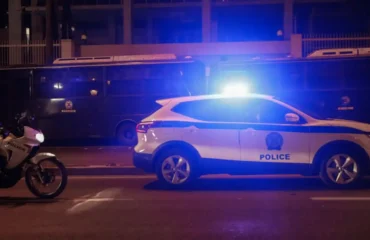 Άγρια συμπλοκή έξω από μπαρ στο Ηράκλειο: Ένας τραυματίας