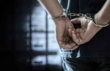 Χανιά: Σύλληψη ανηλίκων για κλοπή και παράνομη οπλοκατοχή – Χειροπέδες και στους κηδεμόνες τους