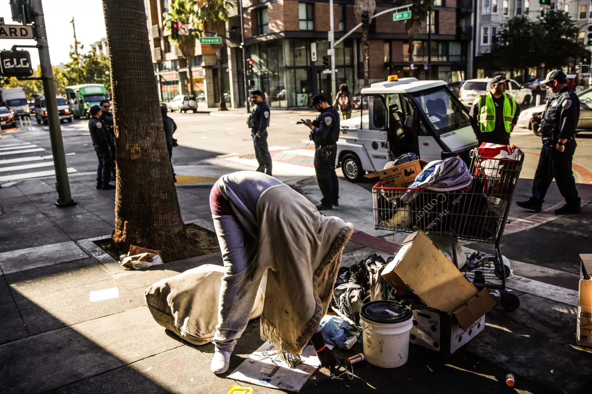 Βίντεο: Το Σαν Φρανσίσκο γεμάτο τοξικομανείς – Σκηνές που θυμίζουν ζόμπι από το «Walking Dead»