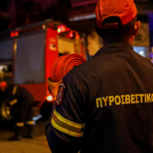 Θεσσαλονίκη: Φωτιά σε κατοικία στο Ωραιόκαστρο – Επιχειρούν 15 πυροσβέστες με πέντε οχήματα