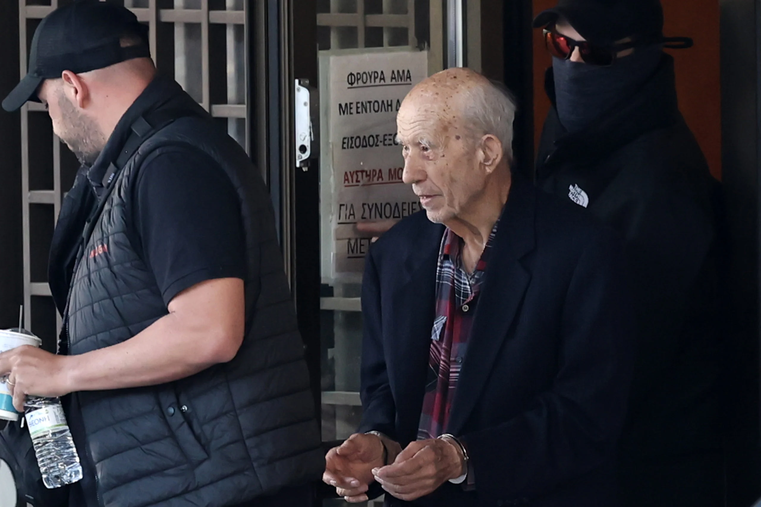 Πυροβολισμοί σε Εφετείο και ΕΦΚΑ: Αίτημα του δικηγόρου του 89χρονου για πιο ήπια μέτρα αντί της προφυλάκισης