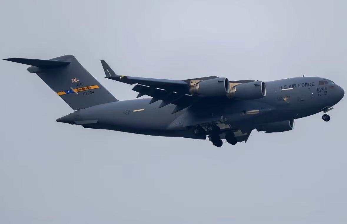 Αμερικανικό C-17 προσγειώθηκε στο Πεκίνο ενόψει της επίσκεψης Τραμπ