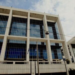 Εφετείο: Έρευνα στα σπίτια των τριών ημεδαπών γυναικών που προκάλεσαν φθορές με βαριοπούλες