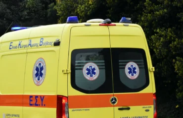 Φονικό τροχαίο στην Πάρο: 40χρονος σκοτώθηκε μετά την σφοδρή σύγκρουση του αυτοκινήτου του σε δέντρο