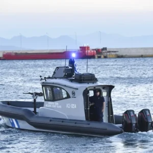 Χειροπέδες σε Αζέρο διακινητή αλλοδαπών: Έπαιρνε 5.000 ευρώ το κεφάλι για να τους φέρνει παράνομα στη χώρα μας