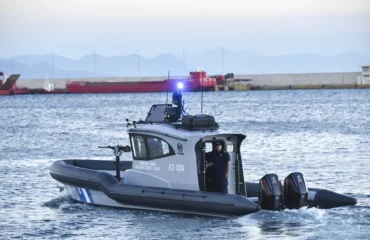Χειροπέδες σε Αζέρο διακινητή αλλοδαπών: Έπαιρνε 5.000 ευρώ το κεφάλι για να τους φέρνει παράνομα στη χώρα μας