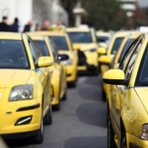 Αγία Βαρβάρα: Παρίσταναν τους πελάτες για να ληστεύουν ταξιτζήδες – Τους έσφιγγαν το λαιμό με τη ζώνη ασφαλείας