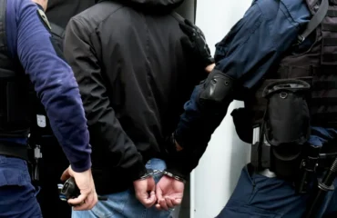 Φυλή: Δύο συλλήψεις Ρομά για ηρωίνη και όπλα