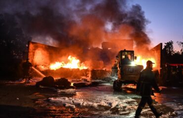 Εμπρησμό βλέπουν οι Αρχές πίσω από την φωτιά στο εργοστάσιο Pirelli της Πάτρας
